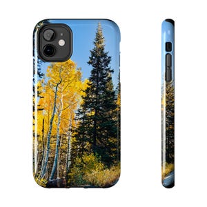 Custodie per telefoni con tema natura, design di alberi autunnali, cover resistenti per telefoni, pioppi tremuli e pini, accessori per telefoni con tema foresta, protezione per telefoni all'aperto
