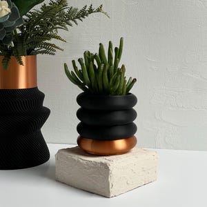 Indoor Holz Pflanzgefäß mit Drainage | Schwarz, Weiß, Kupfer