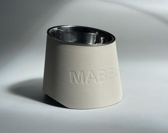 Soporte elevado inclinado y personalizado para comedero de perro: Espalda sana, nombre personalizado, cuenco de metal de 330 y 900 ml.