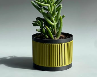 Ribbed Plant Pot with Drip Tray: Modern Indoor Planter