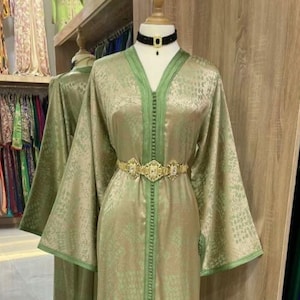 Luxury Moroccan Caftan - Handcrafted Silk Djellaba - Elegant Wedding Dress - Traditional Moroccan Caftan Chic– Available in Multiple Colors