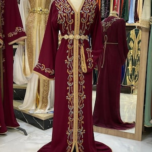 Luxurious One-Piece Moroccan Caftan in Crepe de Soie with Hand Embroidery and Mdamma Belt
