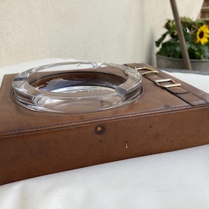 Sublime Gucci vintage ashtray made of crystal in a leather keeper the authentic look