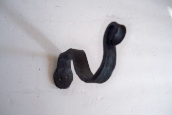 Hooks for dowel rods best sale