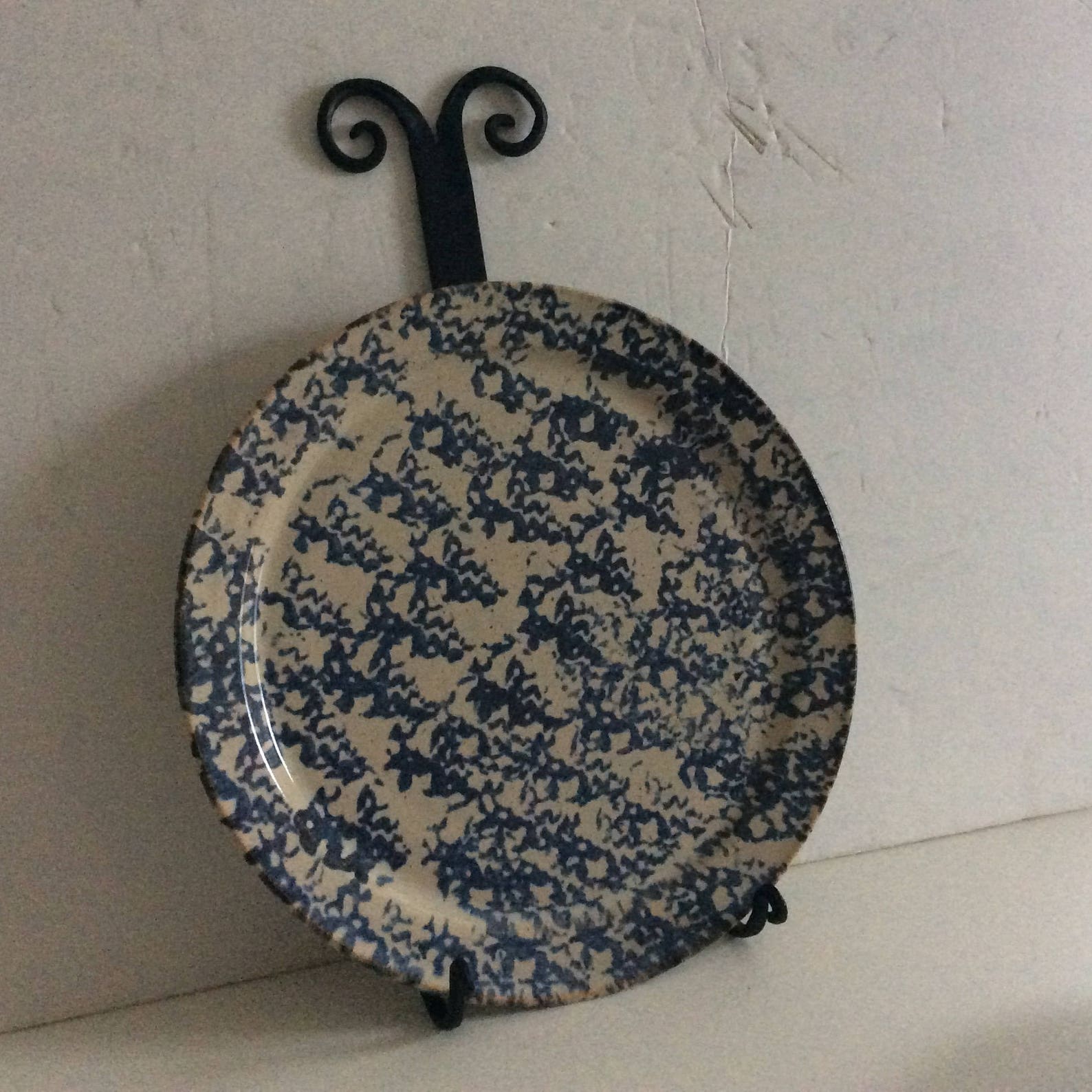 Wall Plate Holder Iron Black Copper Bronze Different Sizes Etsy