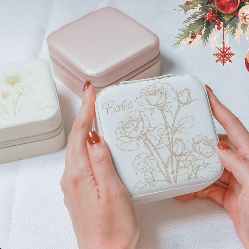Personalized travel jewelry box, Engraved Birth Flower jewelry Box, Personalized Name Jewelry Box for Bridesmaids,Christmas Gifts for Her