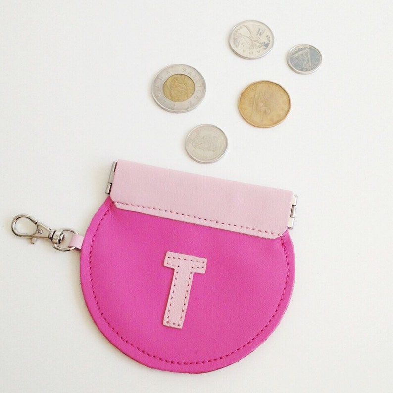 Round Initials Monogrammed Personalised Coin Purse Compact Custom Personalised Valentine/'s Gift Flex Frame Leather Pouch Squeeze