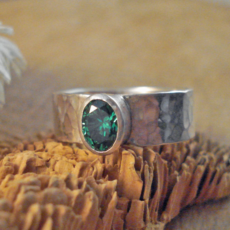 sterling silver エメラルドリング Sterling silver Emerald green ring with half moon side