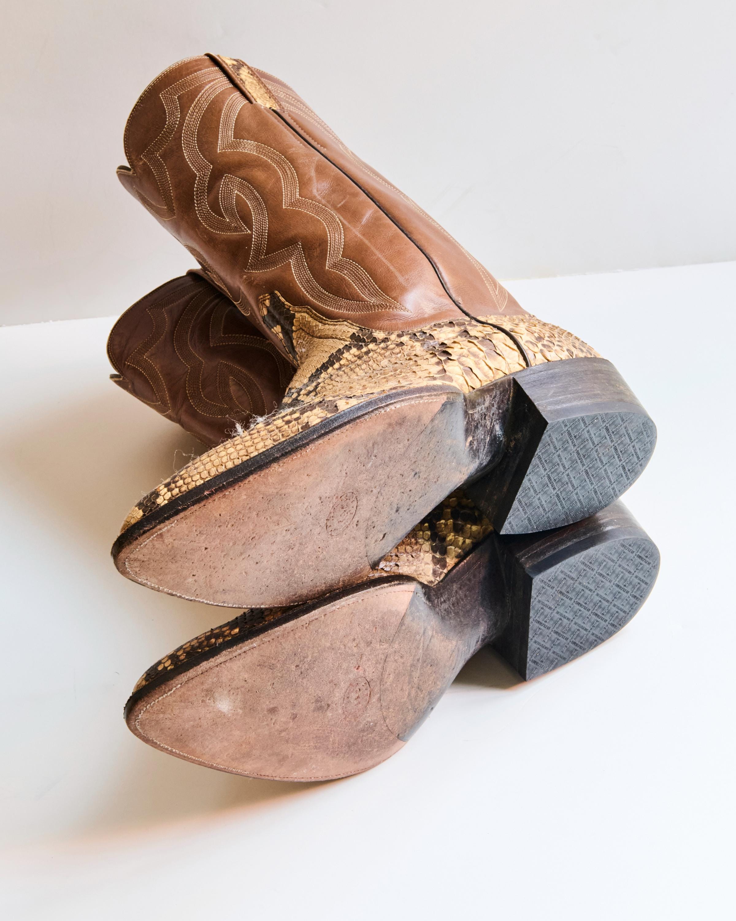 パンツ archive 90s Python boots cut flare 90s Genuine Suede Python Flares (S) – Holy Thrift