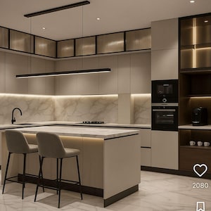 Puede incluir: Una cocina moderna con armarios de color beige claro, una isla con encimera de mármol y dos taburetes de bar grises, y una lámpara colgante lineal negra. El espacio incluye un salpicadero de mármol, electrodomésticos integrados y estantes de madera oscura.