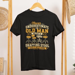 Camiseta de la colección de taburetes de dibujo, camiseta divertida de un anciano dibujando, camiseta Comfort Colors 1717