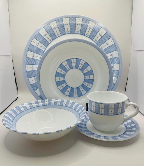 Martha Stewart Garden Trellis Everyday Dinnerware – Blue Lattice