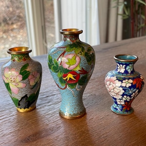 Set of 3 Vintage Chinese Cloisonné Miniature Vases Floral Enamel Decor Art Collectibles