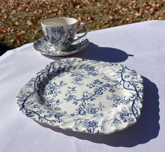 Blue & White Floral Dinnerware Johnson Brothers Old Bradbury
