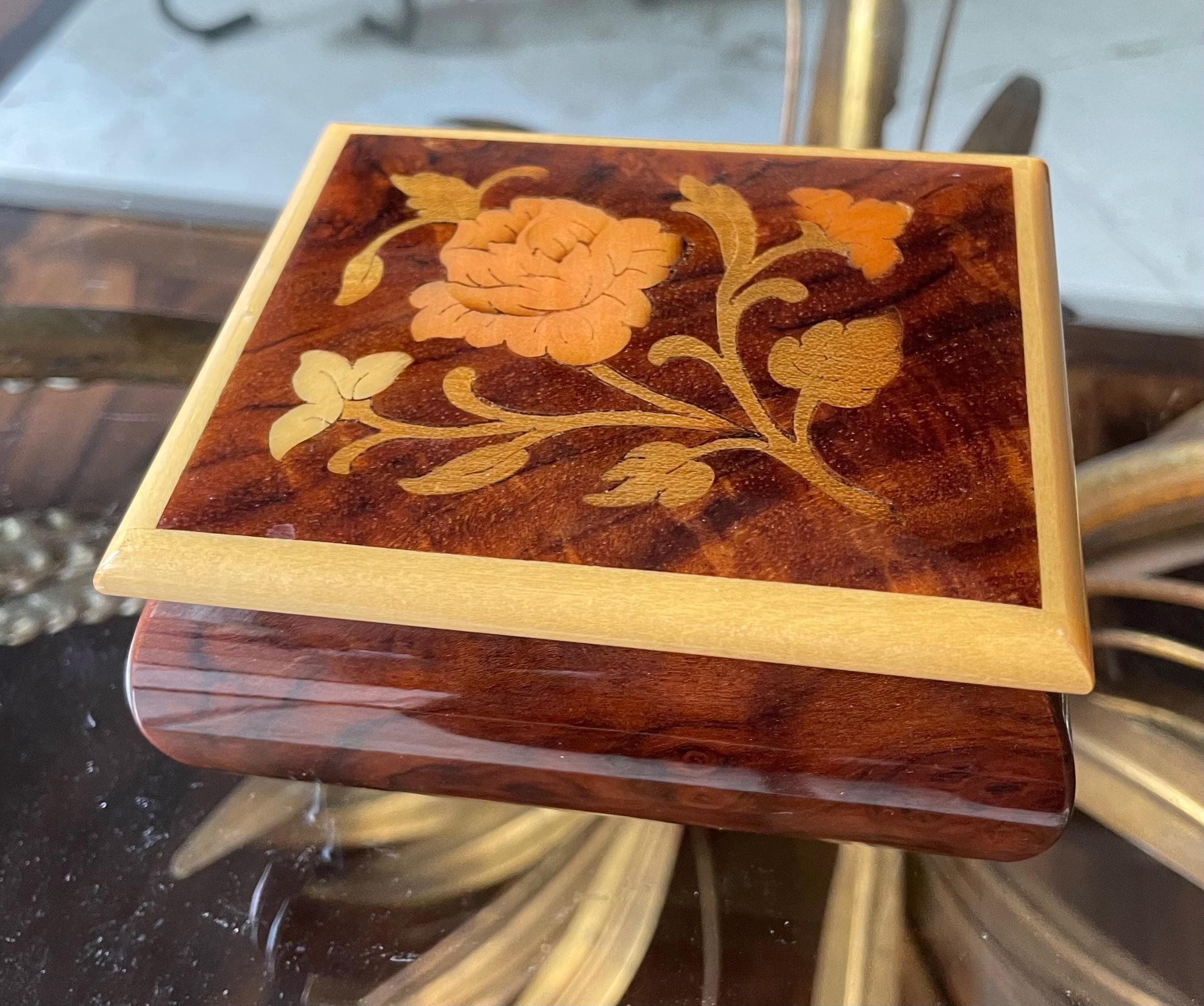 REUGE メカニカルミュージックボックス 花のインレイ REUGE メカニカルミュージックボックス 花のインレイ