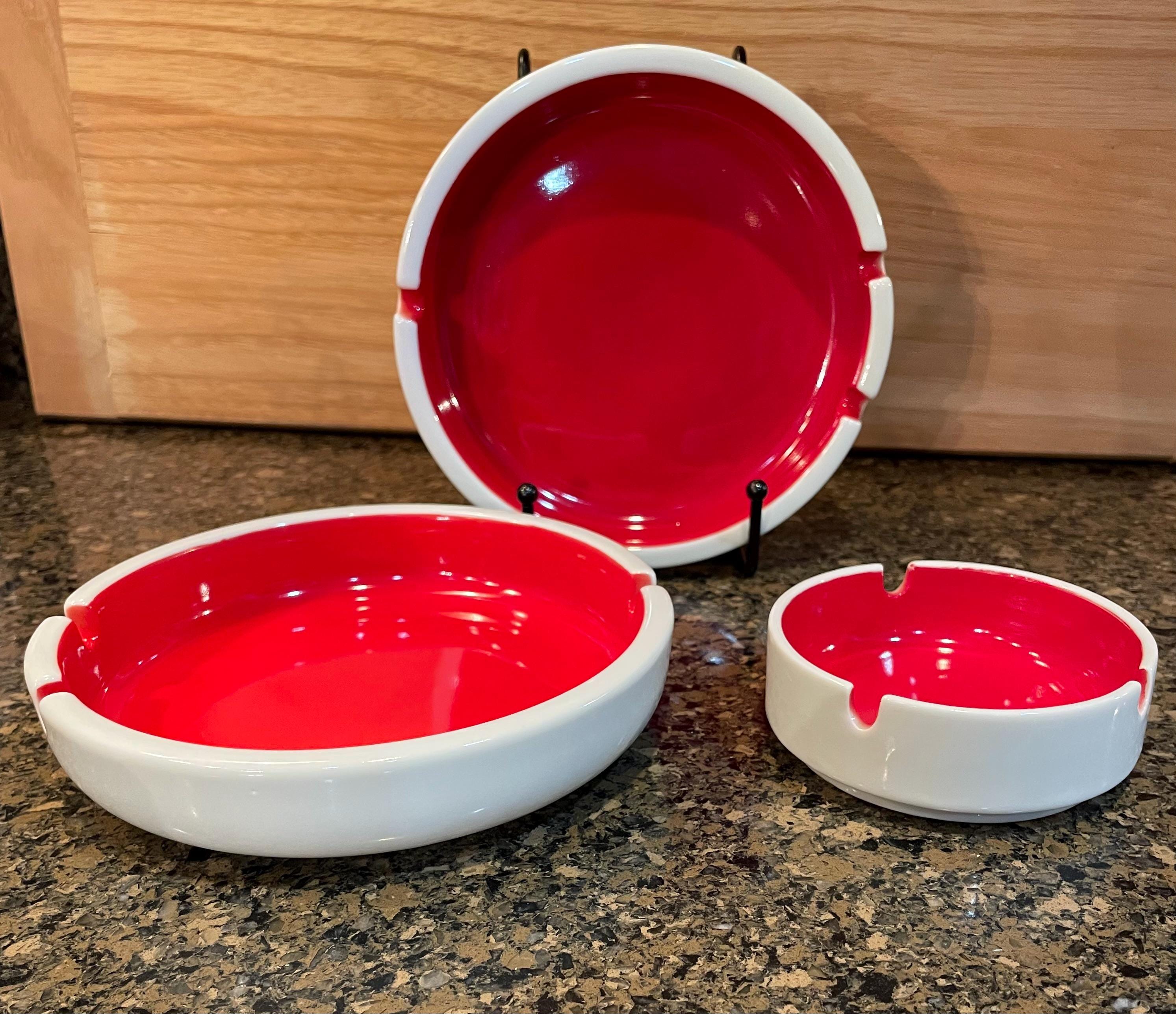 Vintage Red & White Ceramic Ashtray – Mid-century Modern Retro