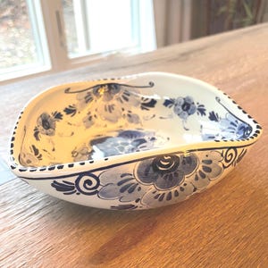 Regina Gouda Delft Blue White Floral Candy Dish Nut Bowl Vintage Dutch Decor