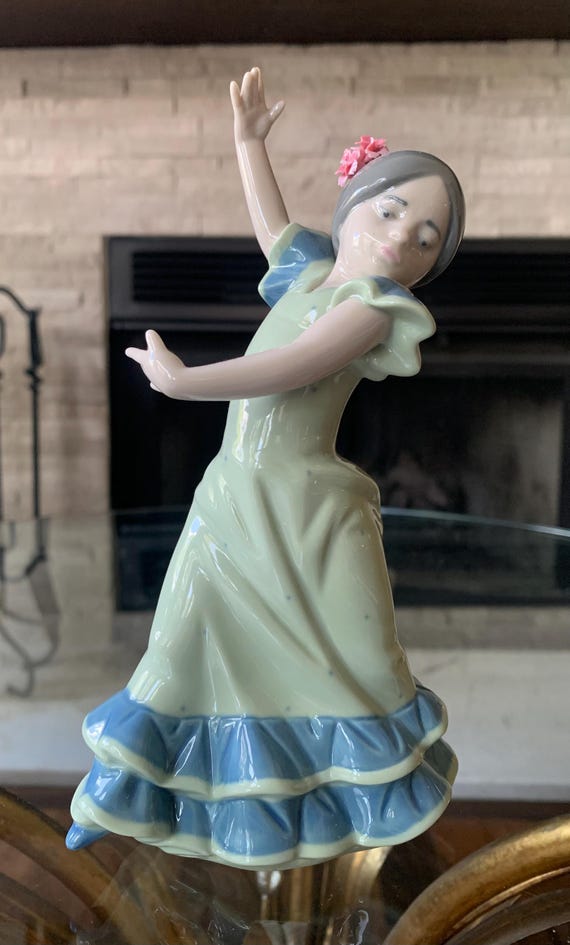 Lladro Lollita Flamenco Dancer Figurine 5192 – Spanish Girl 1983