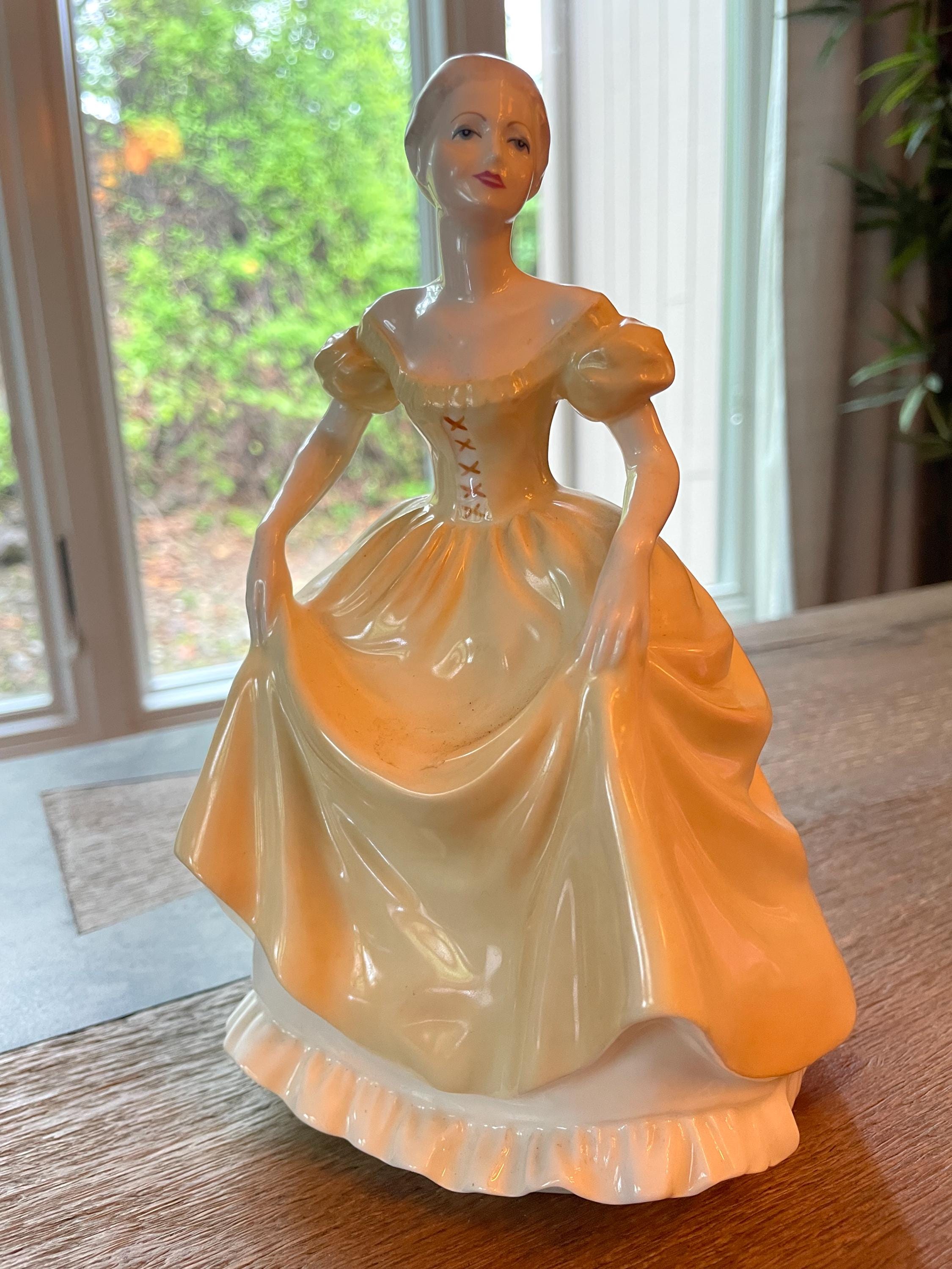 Coalport Ladies of Fashion Figurines Emily Rosemary Winsome Fine