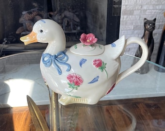 Lenox Poppies on Blue Duck Teapot Floral Novelty Teapot 3 Cup Ceramic Teapot with Lid Cottagecore Tea Party Decor