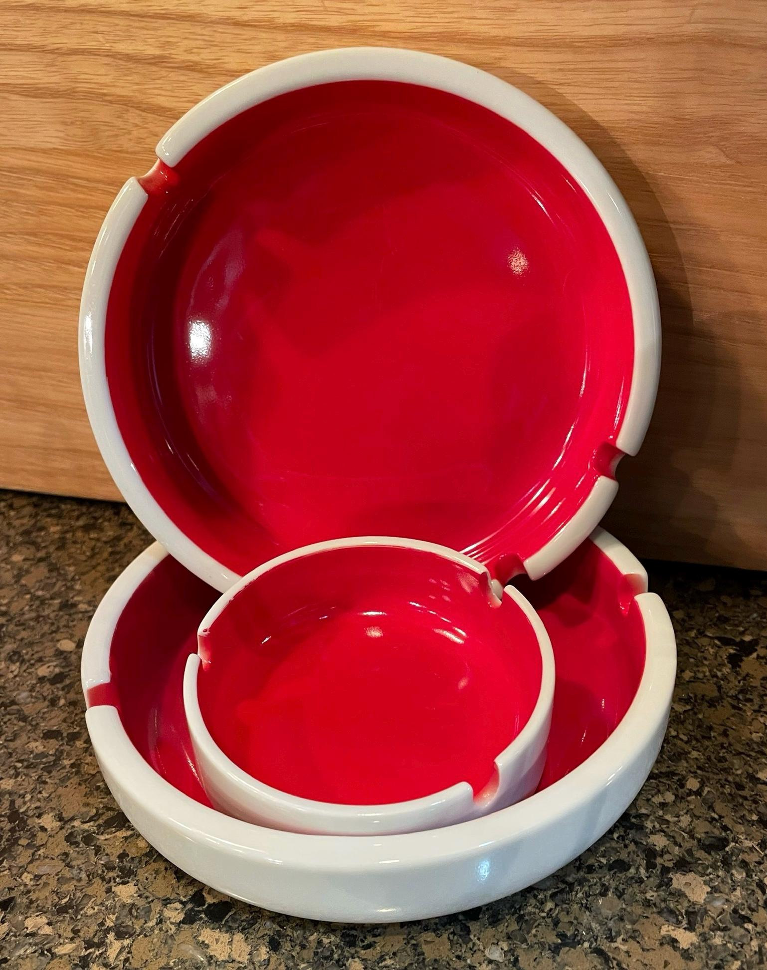 Vintage Red & White Ceramic Ashtray – Mid-century Modern Retro