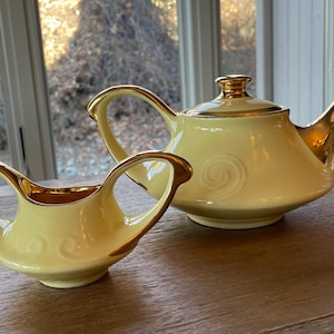 Vintage Pearl China Co. Aladdin Teapot & Sugar Bowl Yellow with 22K Gold Trim