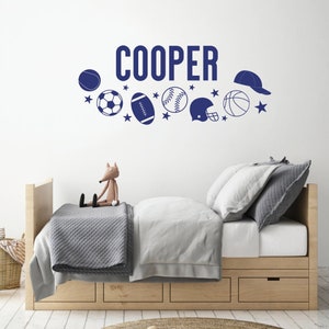 Pegatina personalizada de pelotas deportivas para niño, decoración sencilla para dormitorio de fútbol, letrero de vinilo grande de fútbol, calcomanía personalizada con nombre para niño pequeño, vinilo de béisbol