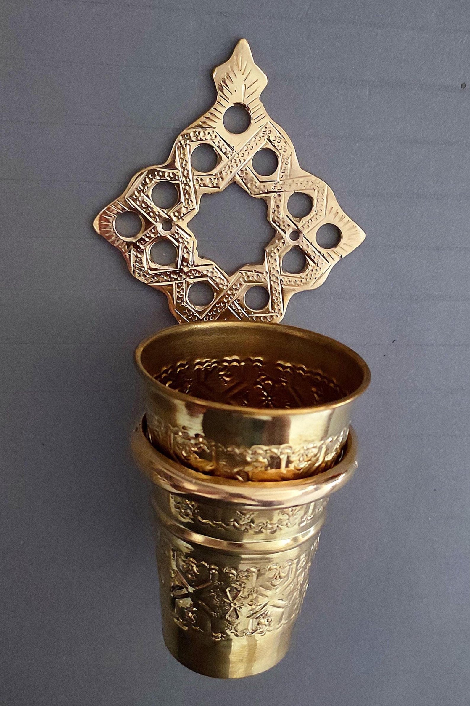 Moroccan Brass Bathroom Set – Hand-Engraved Towel Bar, Toilet Paper Holder & Wall Cup — view 4
