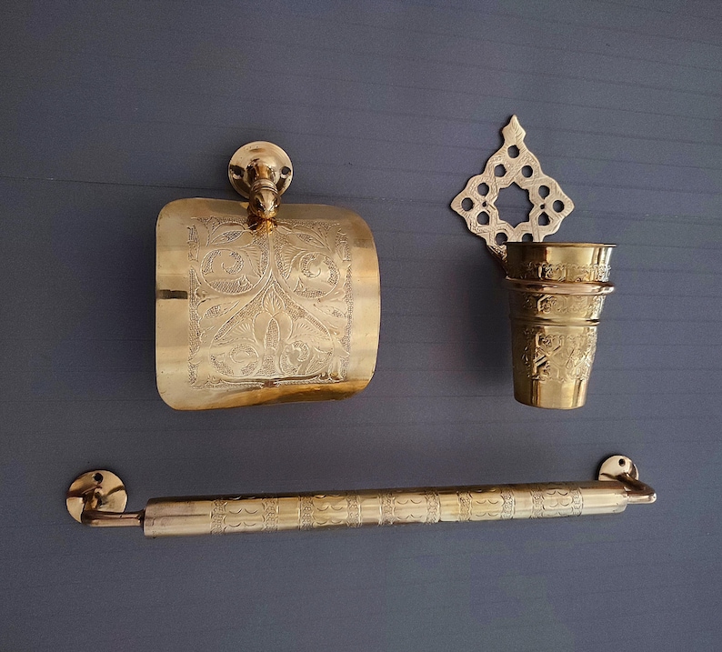 Moroccan Brass Bathroom Set – Hand-Engraved Towel Bar, Toilet Paper Holder & Wall Cup — view 2