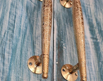 Collier Motif Tête de Lion - Couronne de Pierres Etincelantes