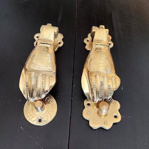 Vintage Brass Fist Door Knocker: Ornate Entryway Hardware