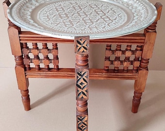 Handgemachter Tabletttisch aus Messing: Marokkanischer Boho Couchtisch
