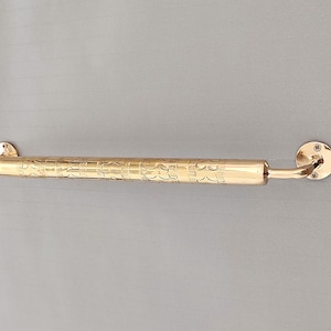 Luxury Wall-Mounted Brass Towel Holders – Classic Bathroom Hardware with Detailed Engraving