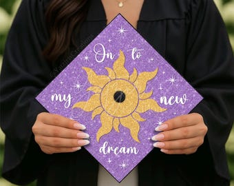 Adorno para birrete de graduación con el lema "Hacia mi nuevo sueño", Adorno para birrete de graduación de Rapunzel, Graduado de Enredados, Regalo de graduación, Impresión en cartulina