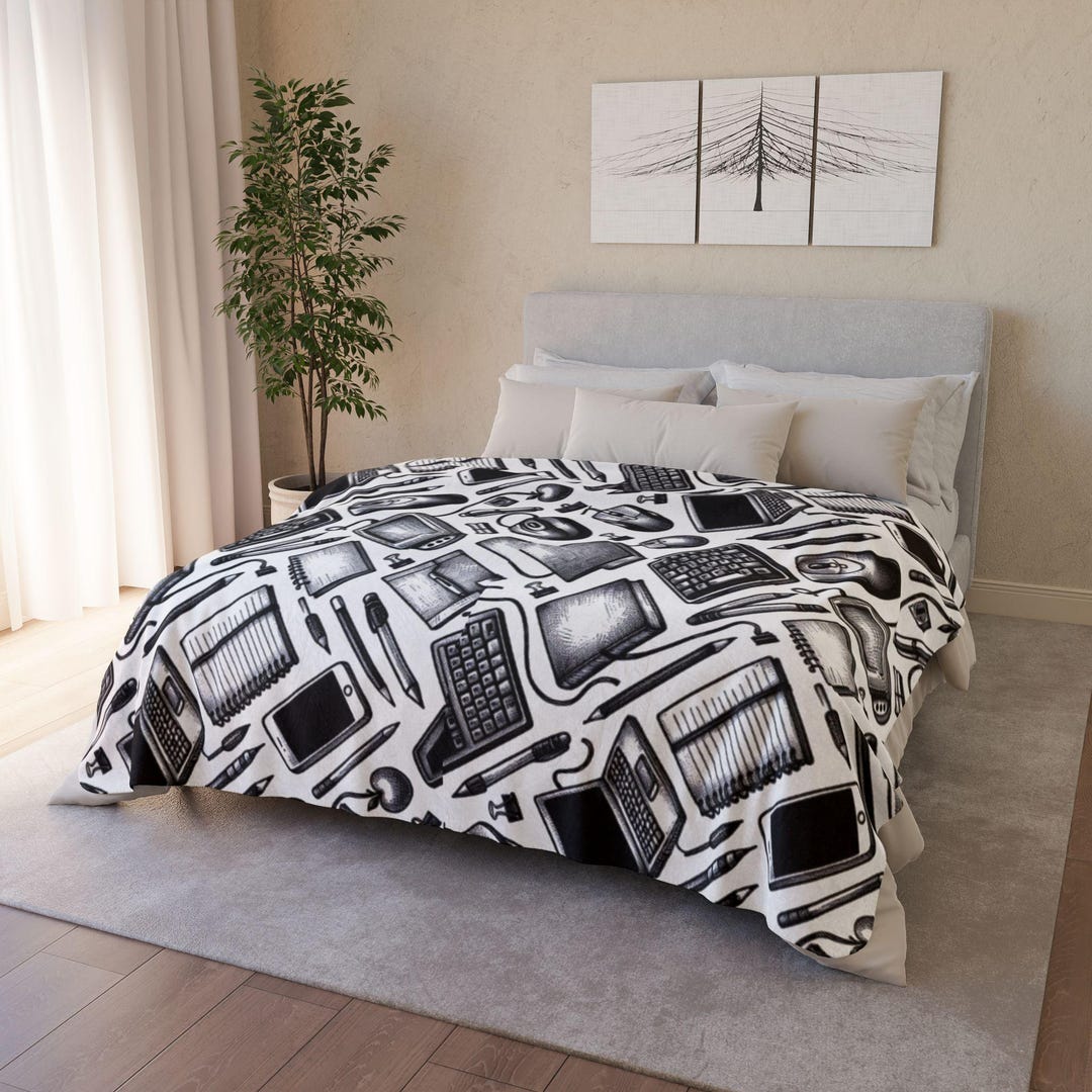 Tech Pattern Plush Blanket, Computer Gadgets Dorm Throw, Student Gift ...