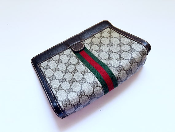 Vintage 1980’s Small Gucci Clutch Purse // Handba… - image 1