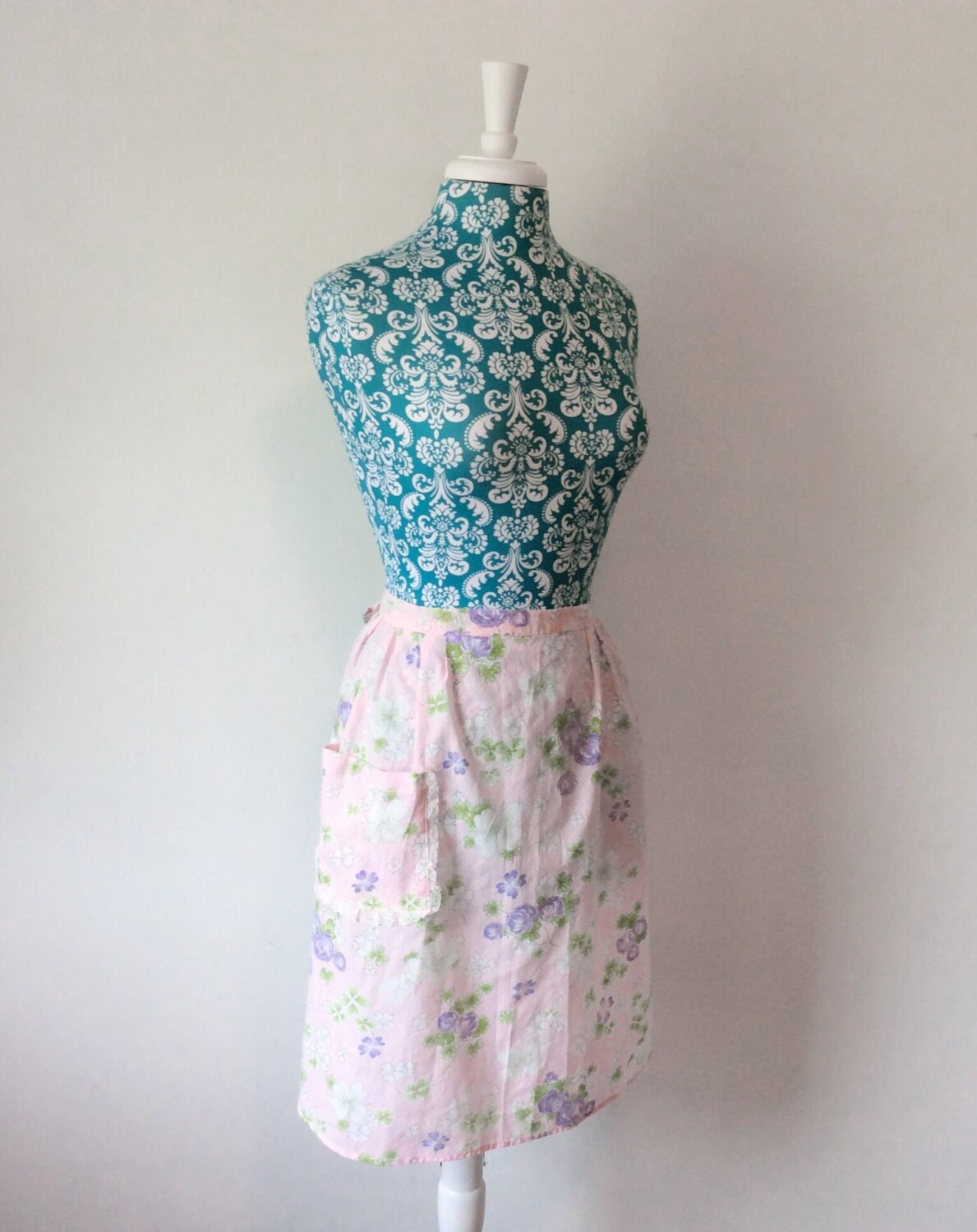 Cute Vintage Aprons, Retro Aprons and Patterns