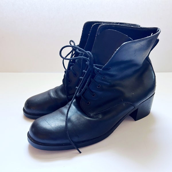 Vintage Soft Black Leather Boots // Size 8 Boho Lace Up Booties