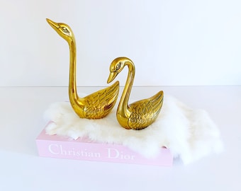 Vintage 1980’s Pair Of Swans // Gold Brass Home Decor // 70’s 80’s Set Of Japan Table Accents