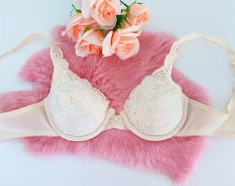 Vintage Cream Bra // Lilyette Angelic Scalloped Straps Floral Lace Lingerie 34A