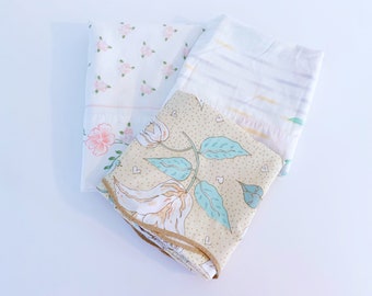 Vintage Pillowcase Lot Of 3 // 60’s 70’s 90’s Floral Print // Romantic Bedding