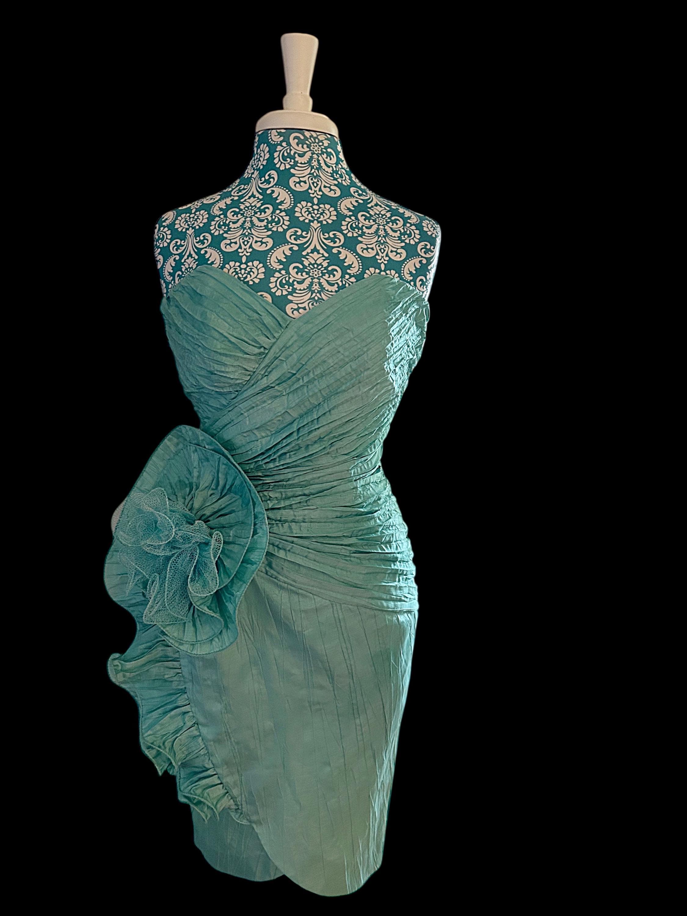 green emerald velvet dress Ethereal Bloom Tiered Embroidered Midi Dress – VICI