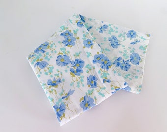 Vintage 1960’s Bedding // Twin Flat Top Sheet // Retro Blue Daisy Mod Print