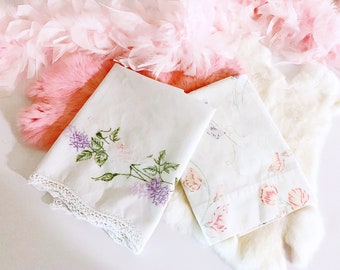 Vintage Pillowcase Lot Of 2 // 1960’s 1970’s Floral Print // Romantic Bedding