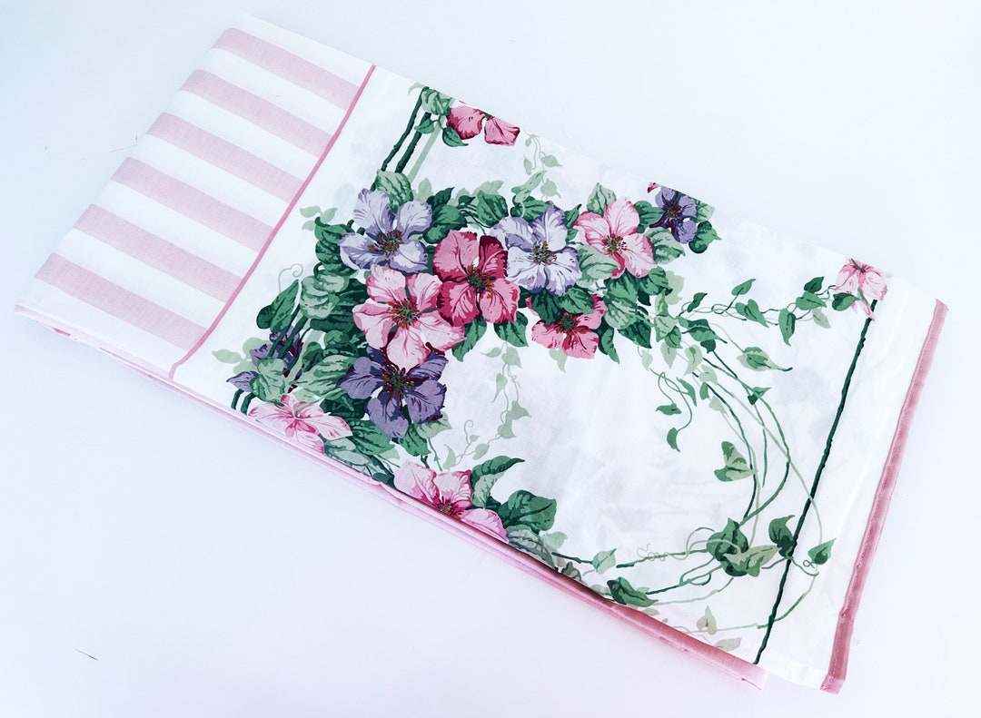 1990s Vintage Sanderson Sheet // Country Cottage Floral // Etsy