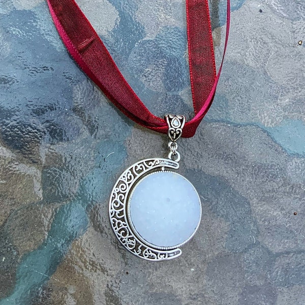 Outlander poison necklace clearance