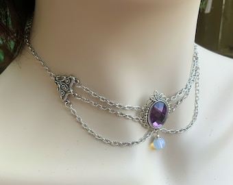 Naszyjnik-choker w stylu wiktoriańskim z ametystowym wampirem w stylu gotyckim, w kolorze antycznego srebra, z błyszczącymi fioletowymi kryształkami, filigranowa zawieszka, fantastyczny prezent
