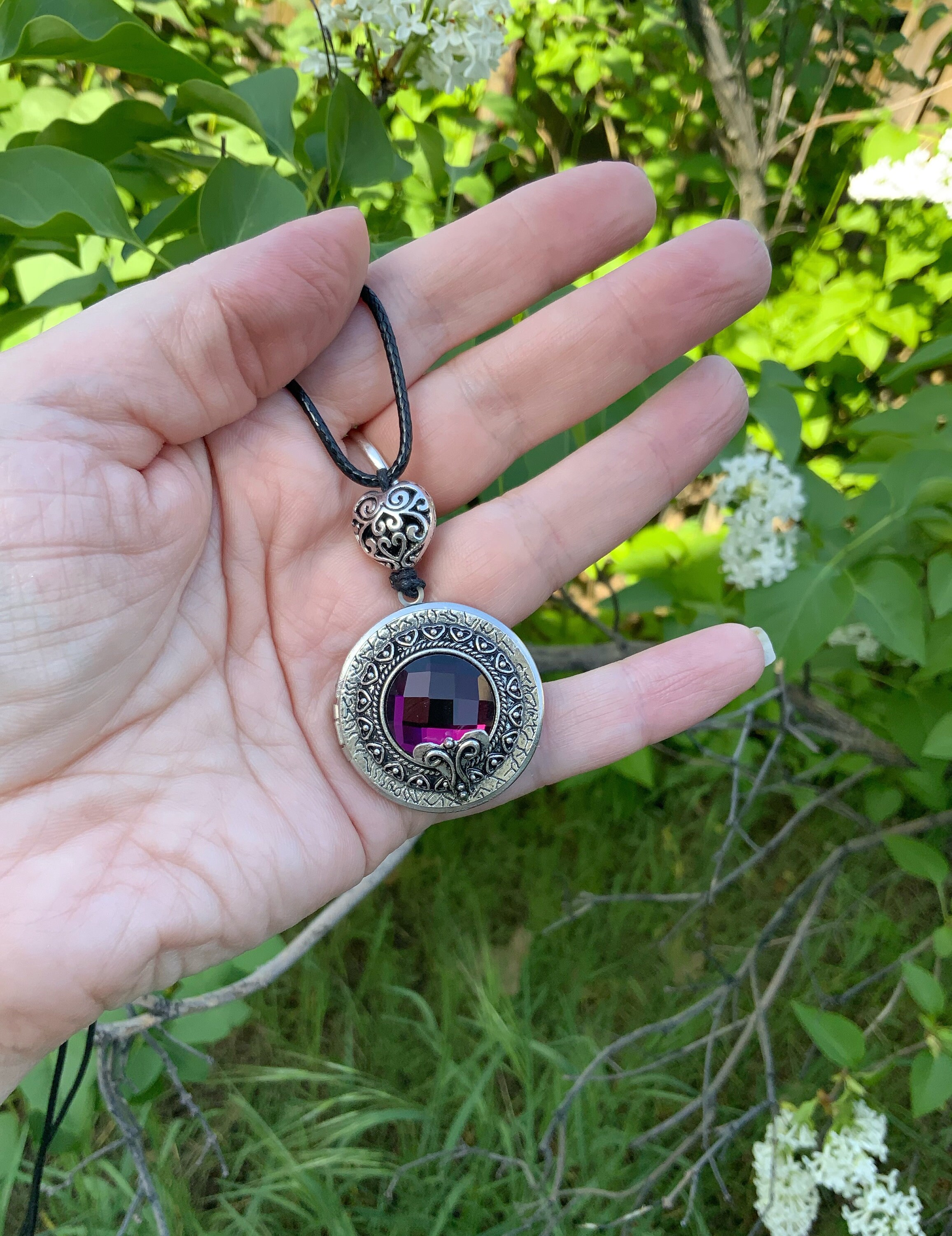 英国アンティーク　パース アメジストラインストーンロケットネックレス：アンティークシルバー