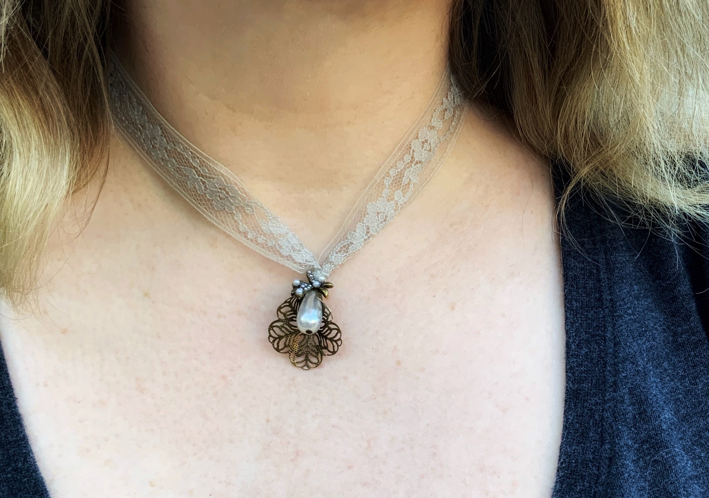 Claire's choker - Etsy