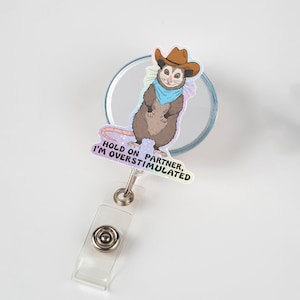 Bobine de badge cowboy opossum, support pour carte d'identité drôle surstimulé, clip d'infirmière pour animaux, accessoire pour badge de style occidental, cadeau unique pour collègues